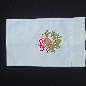 Embroidered Bird Tea Towels with Red Bow Set of 4 Different Birds NWOT.